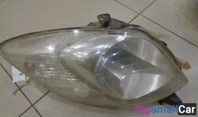 Фара левая от Toyota Yaris 2005-2011