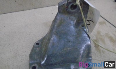 Кронштейн двигателя правый от Mercedes-Benz M-Class W163 1997-2005