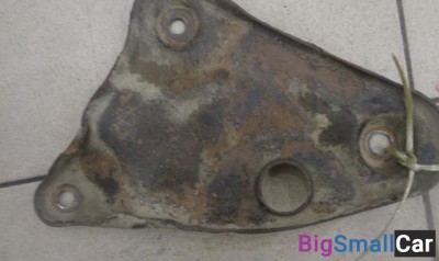 Кронштейн передней балки правый от Hyundai Elantra XD 2000-2010