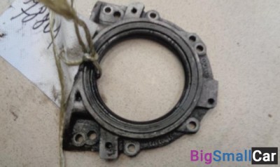 Крышка коленвала задняя от Audi 80 B3 1986-1991