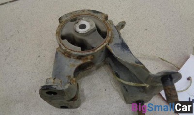 Опора двигателя задняя от Toyota Corolla E150 2006-2013