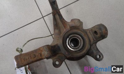 Кулак поворотный передний правый от Nissan Sunny N14 1990-1995