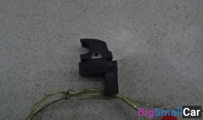 Кнопка открывания лючка бензобака от Volkswagen Jetta 5 2005-2011