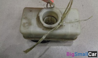Бачок главного тормозного цилиндра от Hyundai Sonata 3 Y3 1993-1998