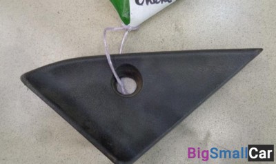 Уголок двери передней правой (внутренний) от Opel Vectra A 1988-1995